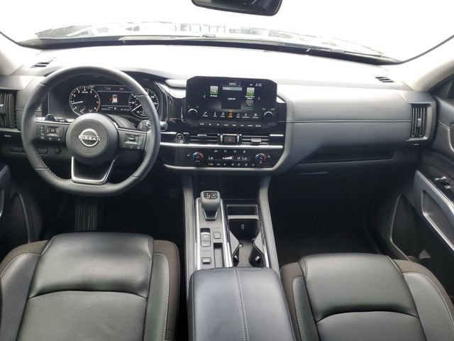 Used 2024 Nissan Pathfinder SL FWD image 11