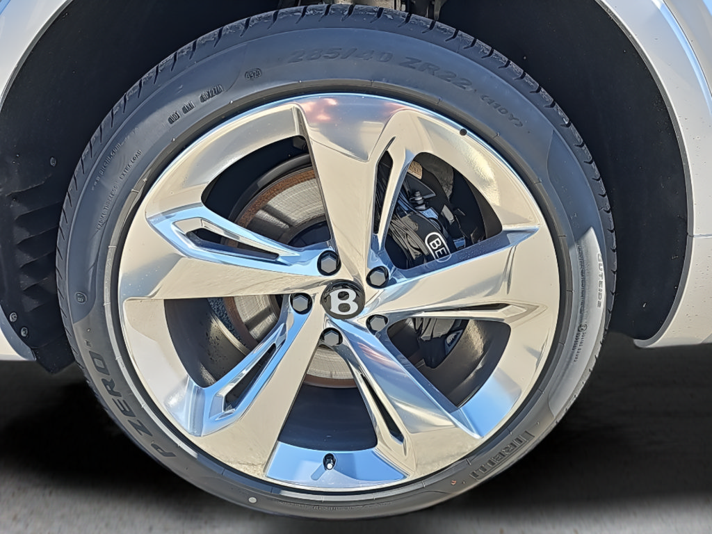 New 2024 Bentley Bentayga AWD/4WD image 14