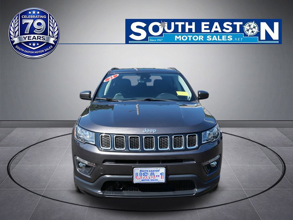 Used 2021 Jeep Compass Latitude w/ Driver Assistance Group AWD/4WD image 3