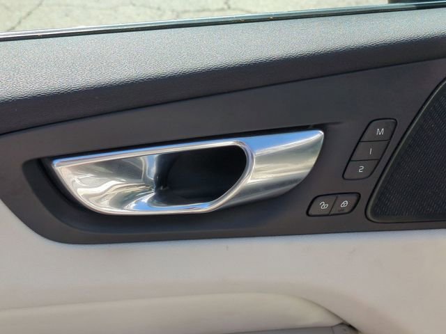 Used 2022 Volvo XC60 T8 Inscription w/ Advanced Package image 10