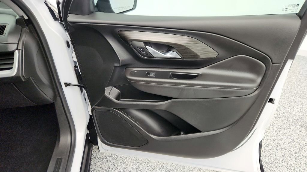 Used 2022 GMC Terrain SLT image 26