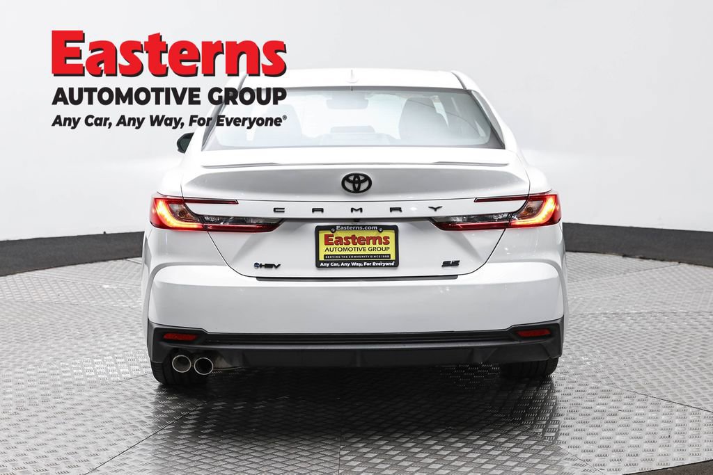 Used 2025 Toyota Camry SE w/ Convenience Package FWD image 6