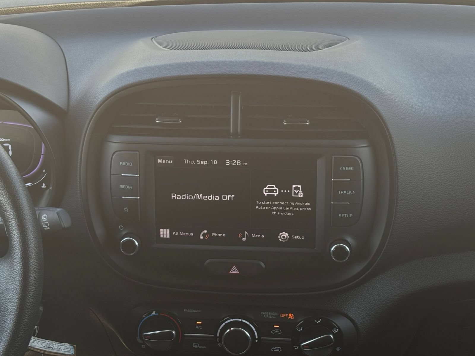 Used 2025 Kia Soul LX w/ LX Technology Package FWD image 16