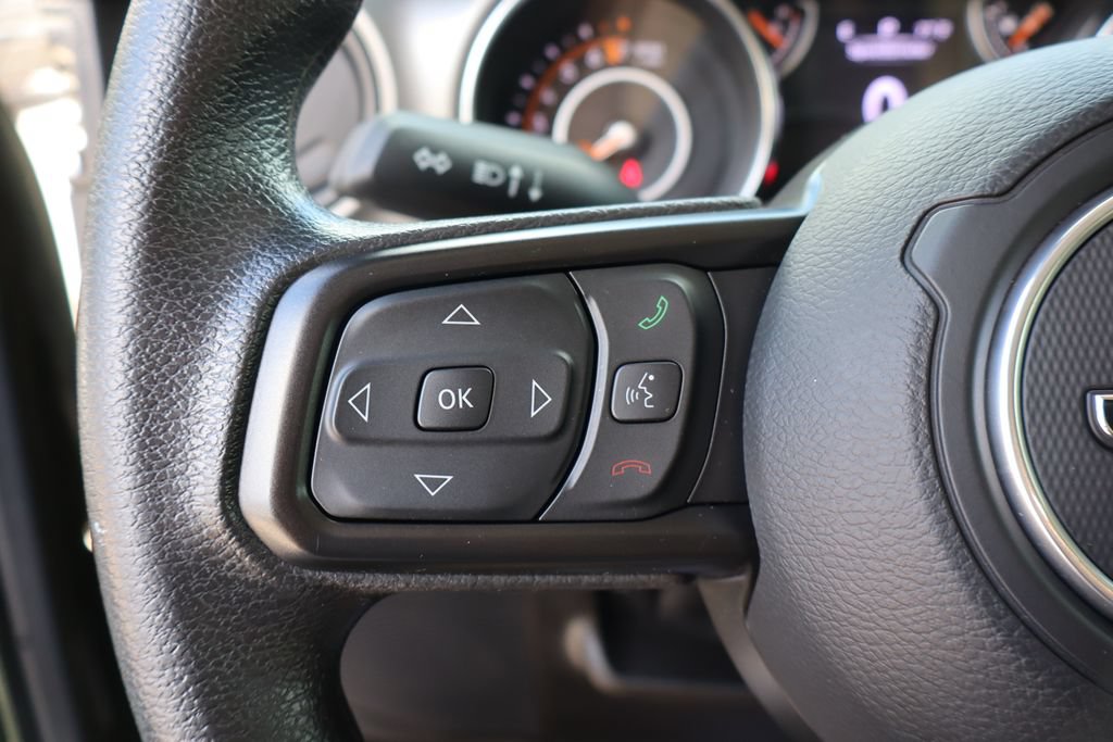 Used 2022 Jeep Gladiator Sport AWD/4WD image 16