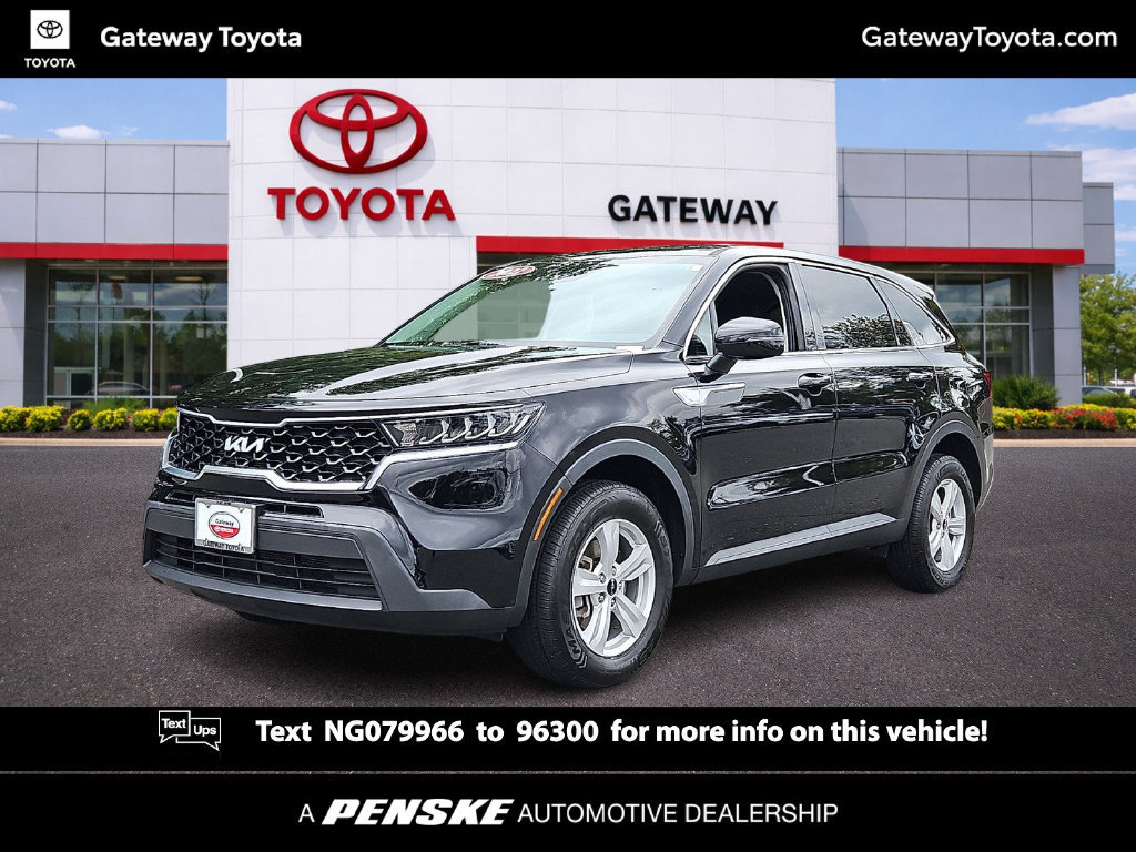 Used 2022 Kia Sorento LX AWD/4WD image 1