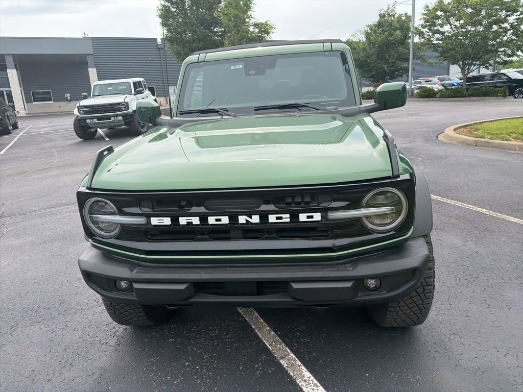 Used 2023 Ford Bronco Outer Banks w/ Sasquatch Package AWD/4WD image 2