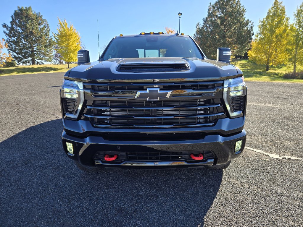 Used 2025 Chevrolet Silverado 3500 LT image 3