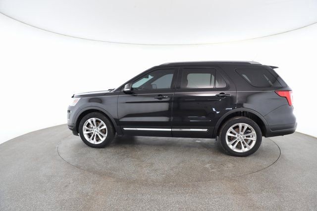 Used 2019 Ford Explorer XLT w/ Equipment Group 202A image 7