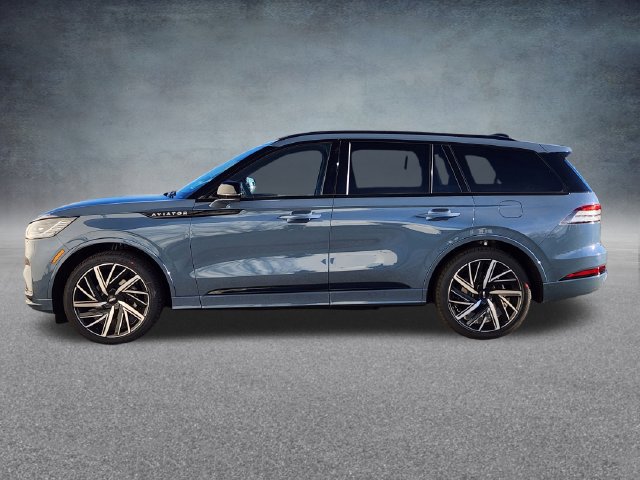 New 2026 Lincoln Aviator Black Label w/ Jet Appearance Package AWD/4WD image 4