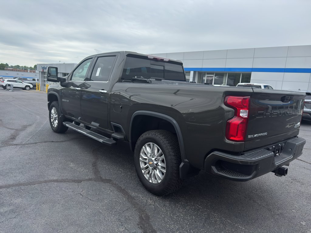 Used 2022 Chevrolet Silverado 3500 High Country w/ Technology Package AWD/4WD image 5