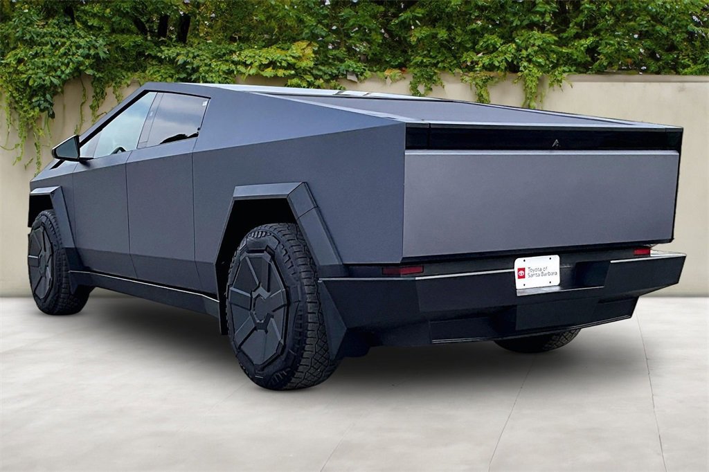 Used 2024 Tesla Cybertruck AWD Crew Cab image 4