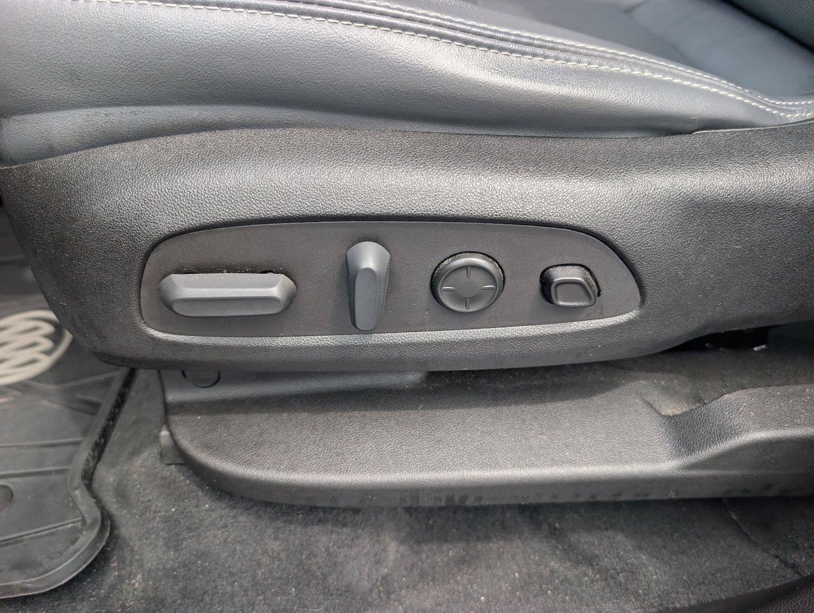 Used 2023 Buick Enclave Premium w/ Experience Buick Package FWD image 14
