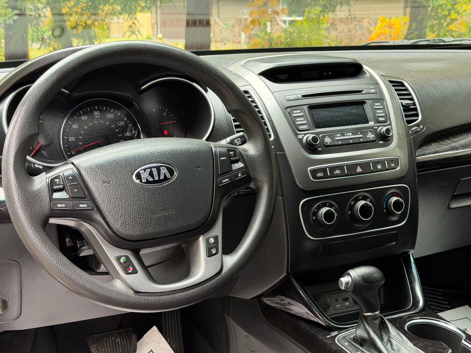Used 2015 Kia Sorento LX image 10