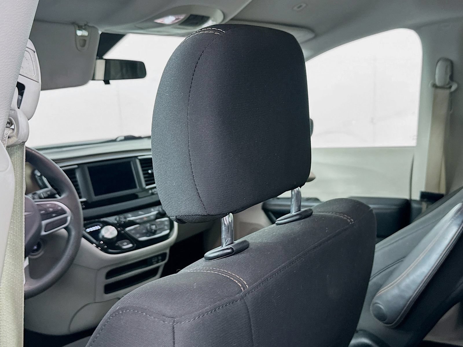 Used 2018 Chrysler Pacifica LX FWD image 27