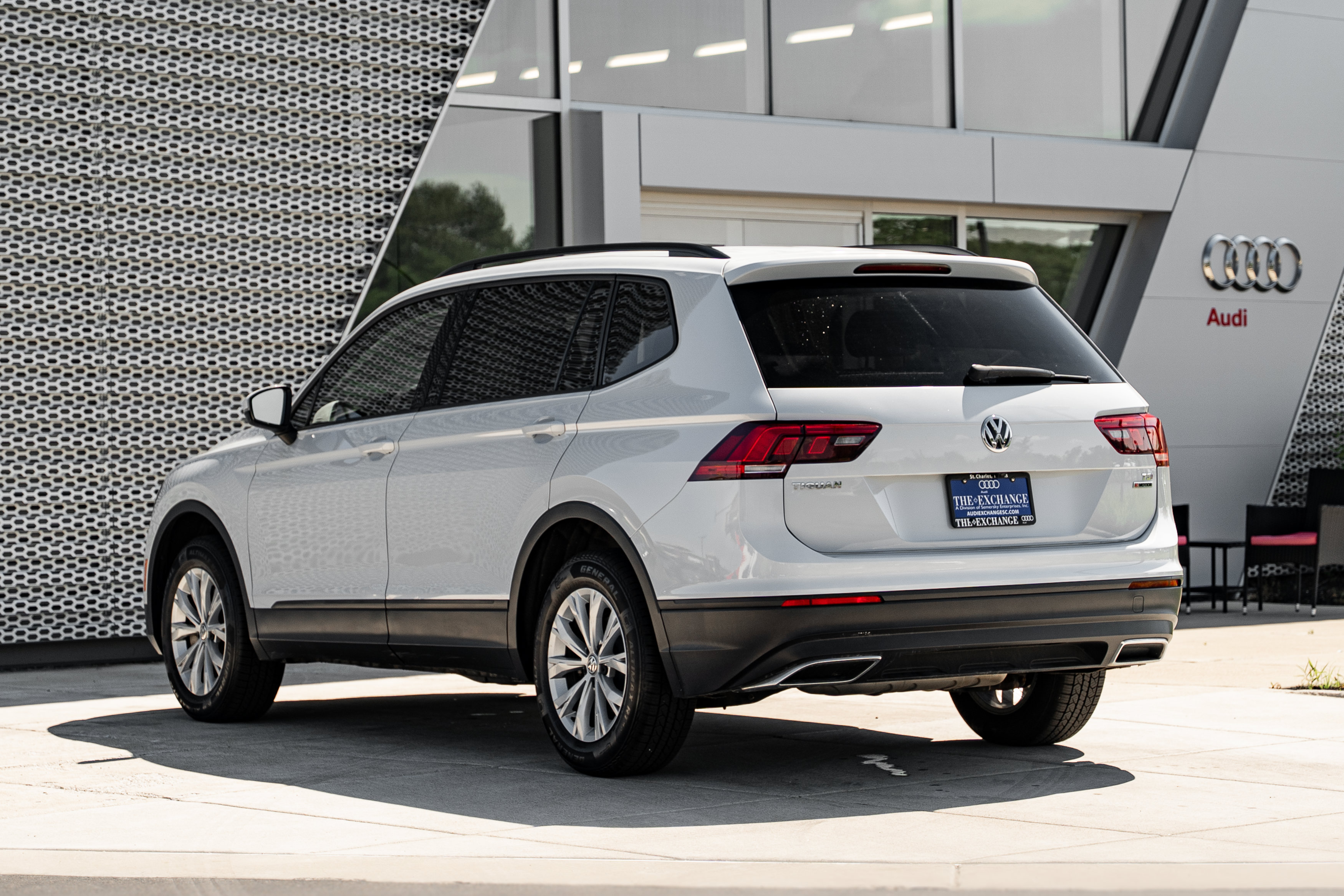 Used 2018 Volkswagen Tiguan S AWD/4WD image 5