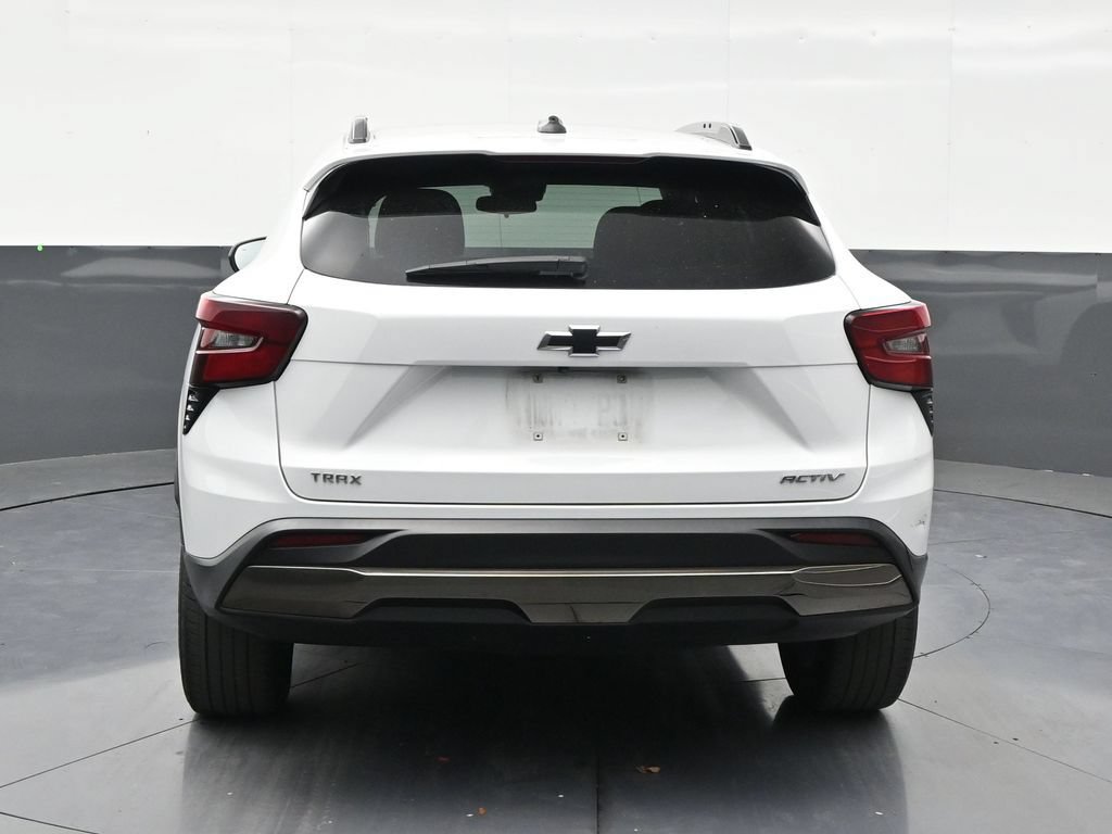 Used 2025 Chevrolet Trax ACTIV FWD image 4