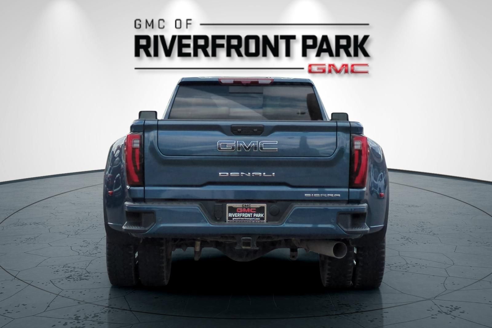 Used 2026 GMC Sierra 3500 Denali Ultimate AWD/4WD image 4