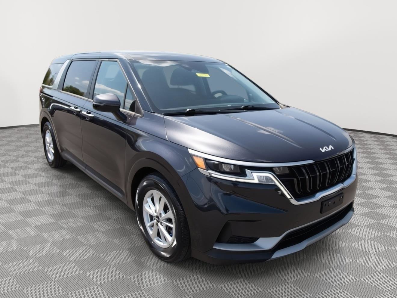 Used 2022 Kia Carnival LX FWD image 3