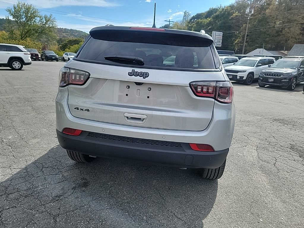 New 2026 Jeep Compass Limited w/ Sun, Sound & Navigation Group AWD/4WD image 4