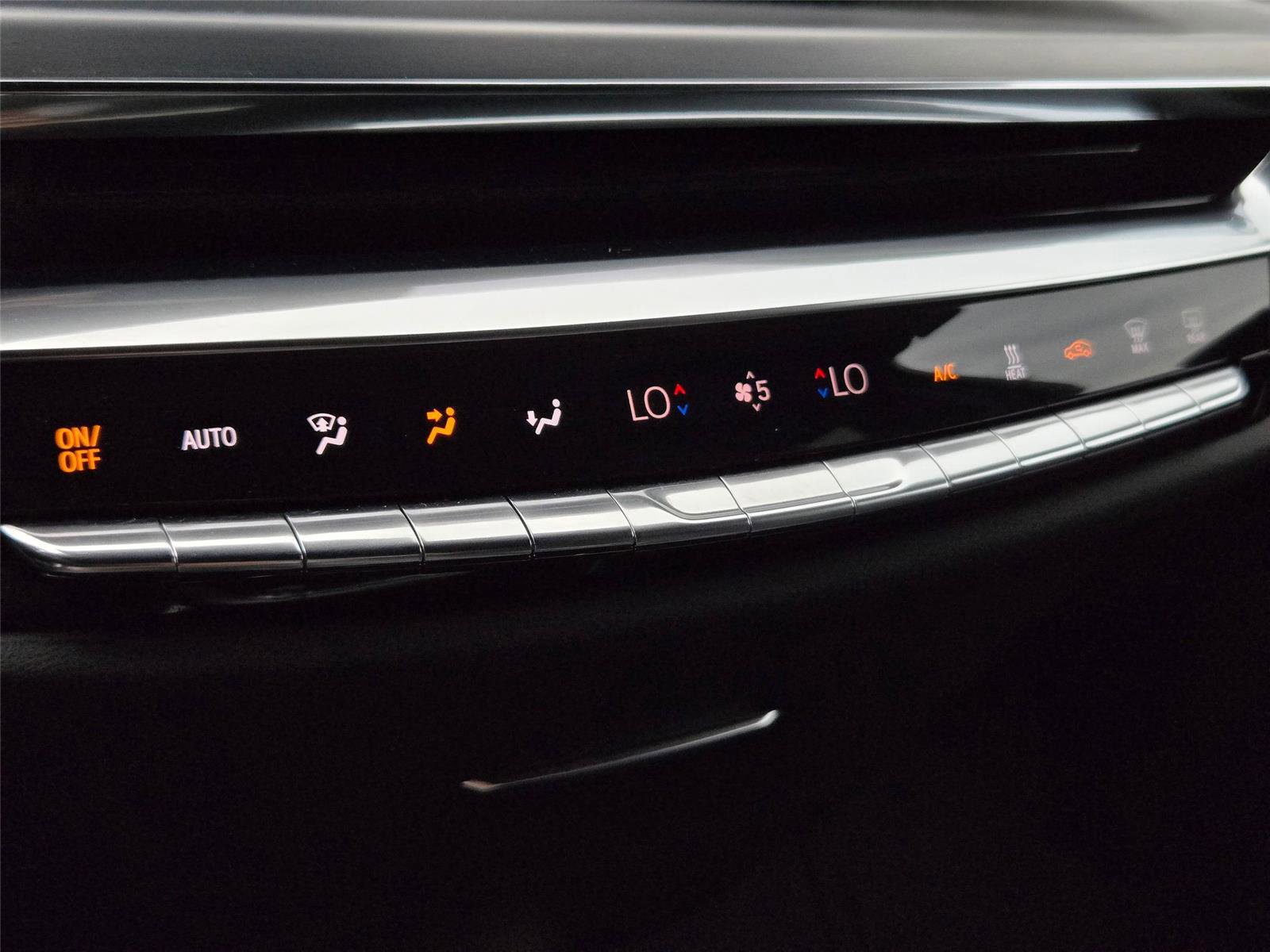 Certified 2025 Cadillac Lyriq Luxury w/ LPO, Floor Liner Package AWD/4WD image 21