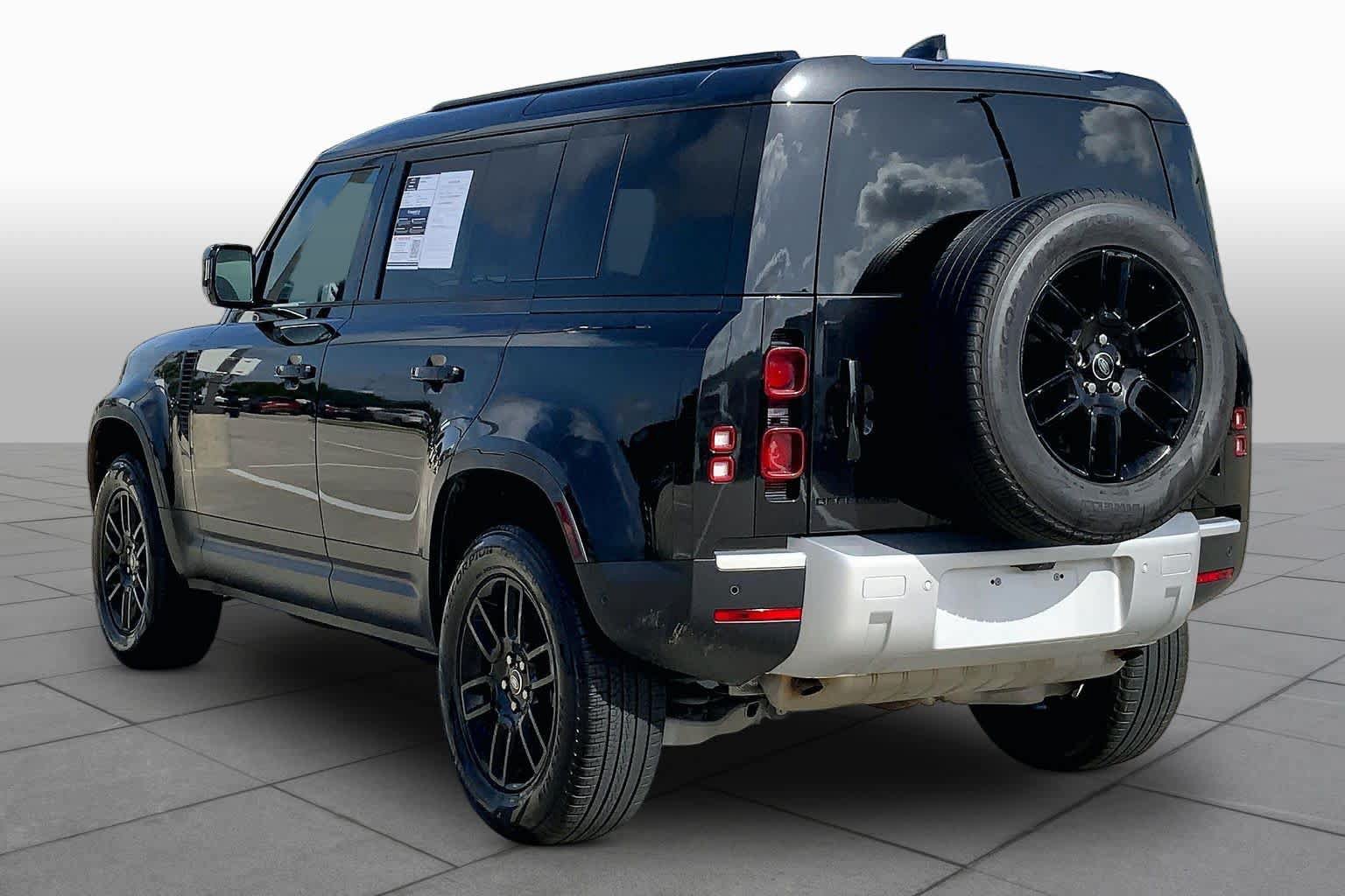 Used 2025 Land Rover Defender 110 S AWD/4WD image 11