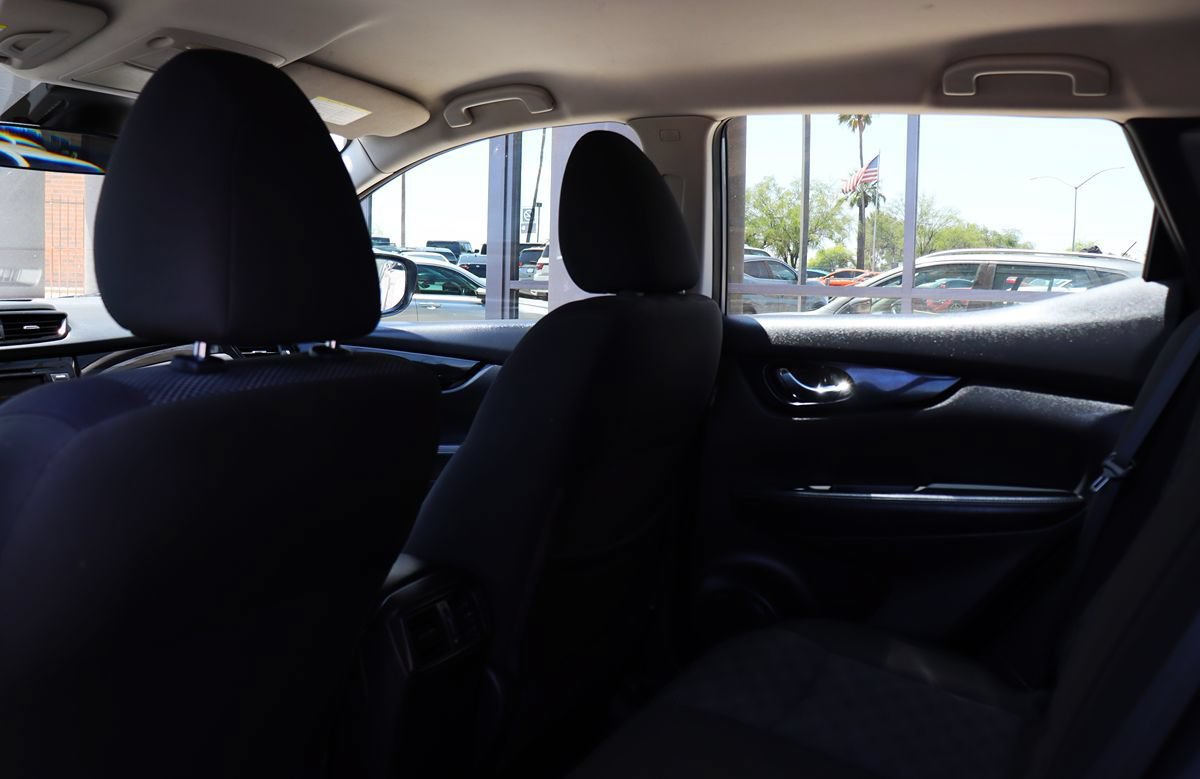 Used 2019 Nissan Rogue Sport SV FWD image 34