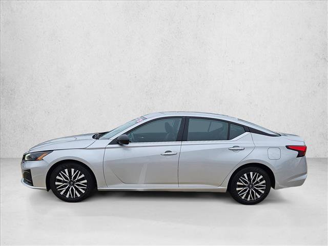 Used 2025 Nissan Altima 2.5 SV FWD image 9