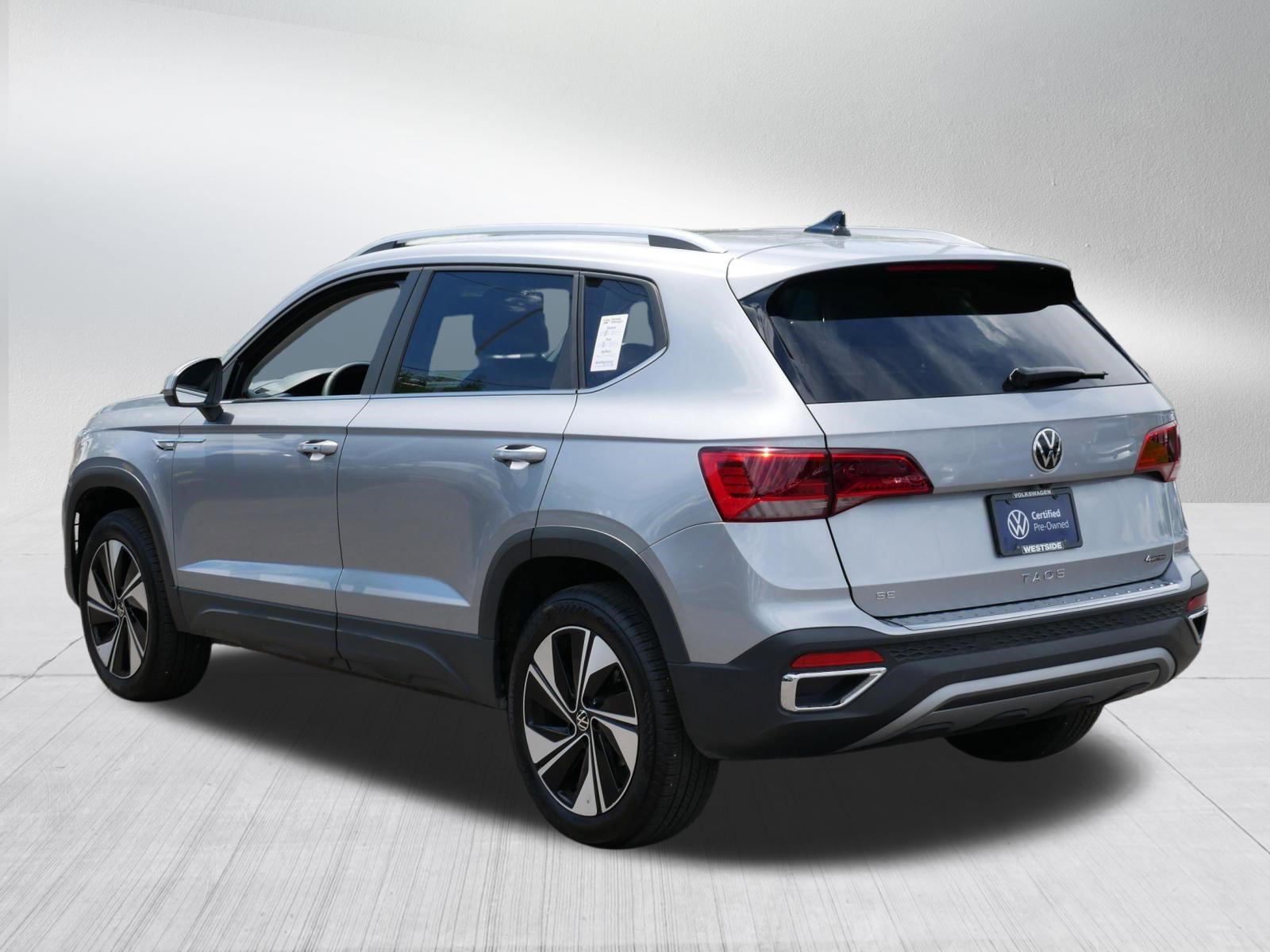 Certified 2023 Volkswagen Taos SE w/ Panoramic Sunroof Package AWD/4WD image 5