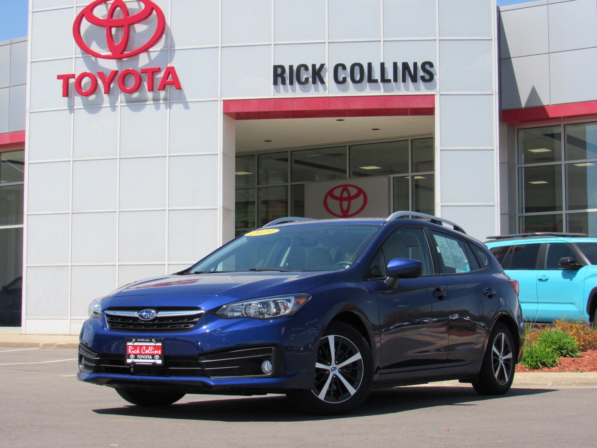 Used 2023 Subaru Impreza 2.0i Premium AWD/4WD image 1