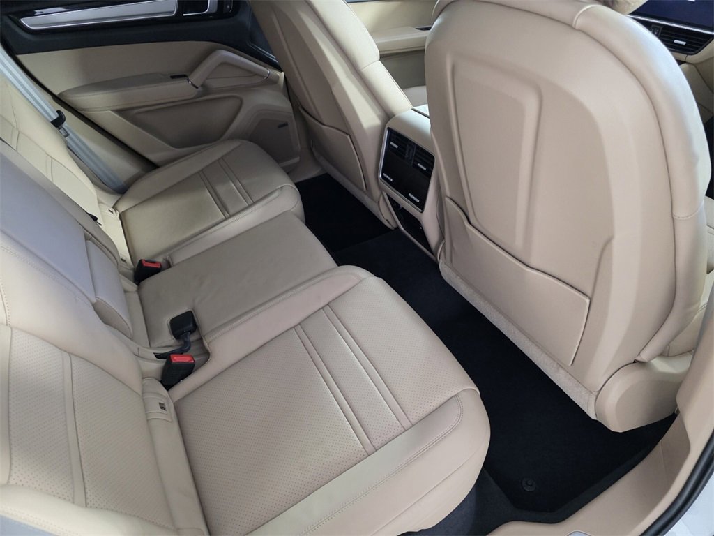Used 2022 Porsche Cayenne image 29