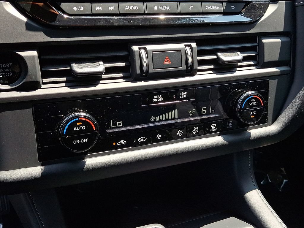 Used 2025 Nissan Pathfinder S AWD/4WD image 17