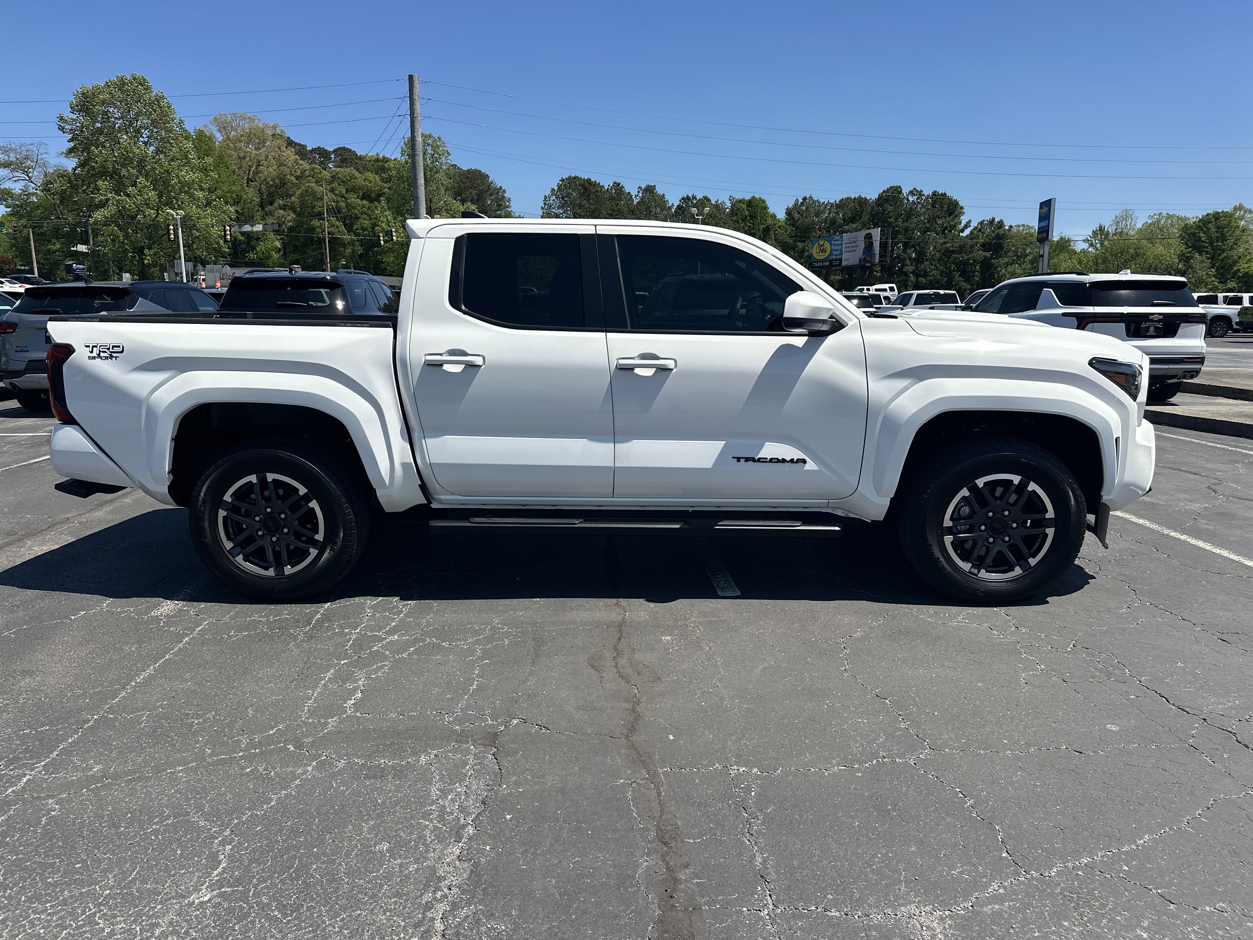 Used 2025 Toyota Tacoma TRD Sport AWD/4WD image 9