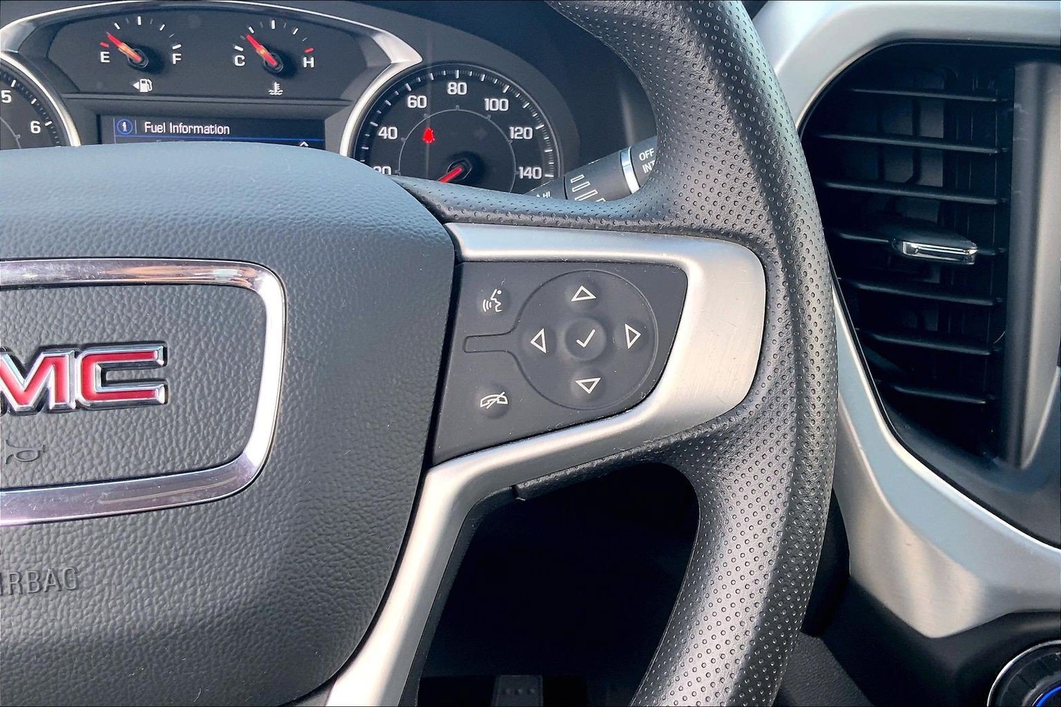 Used 2021 GMC Acadia SLE AWD/4WD image 23