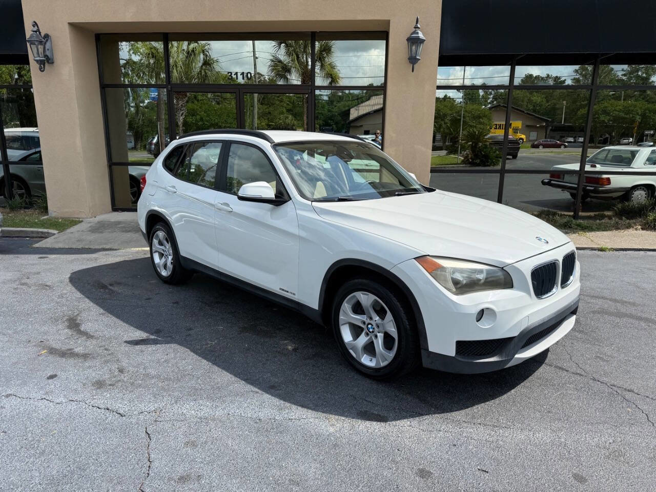 Used 2014 BMW X1 sDrive28i RWD image 1