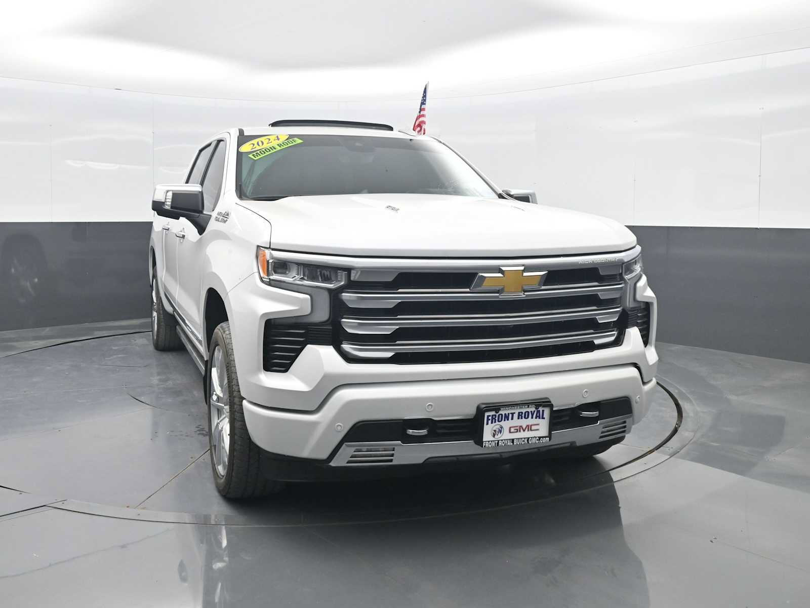 Used 2024 Chevrolet Silverado 1500 High Country w/ High Country Premium Package AWD/4WD image 2