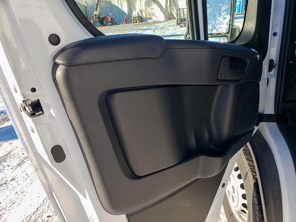 Used 2024 RAM ProMaster 2500 image 32