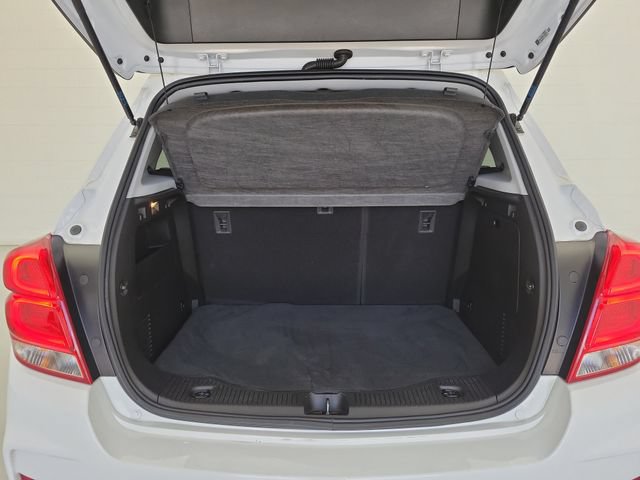 Used 2020 Chevrolet Trax LT w/ LPO, Cargo Package FWD image 11