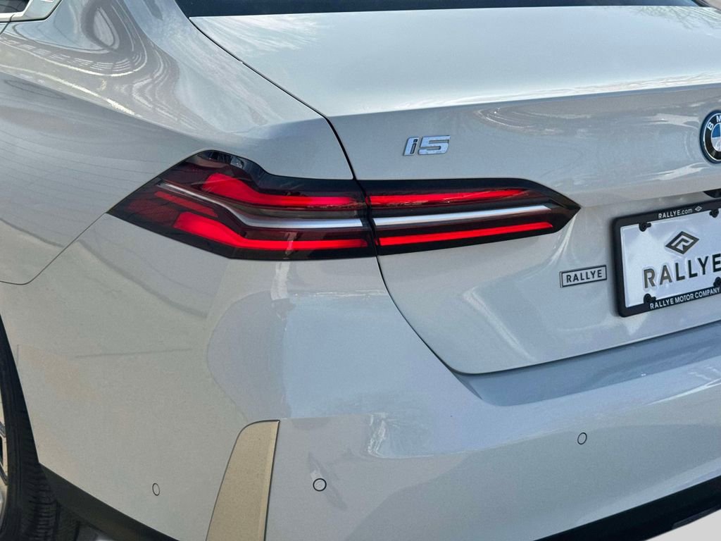 Certified 2025 BMW i5 xDrive40 w/ Premium Package image 11