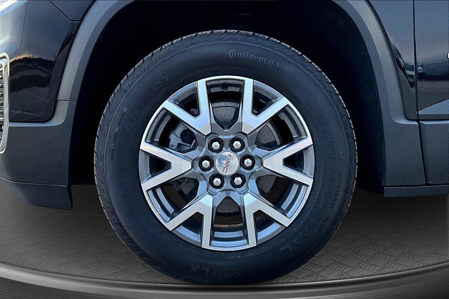 Used 2023 GMC Acadia SLT w/ Technology Package image 9