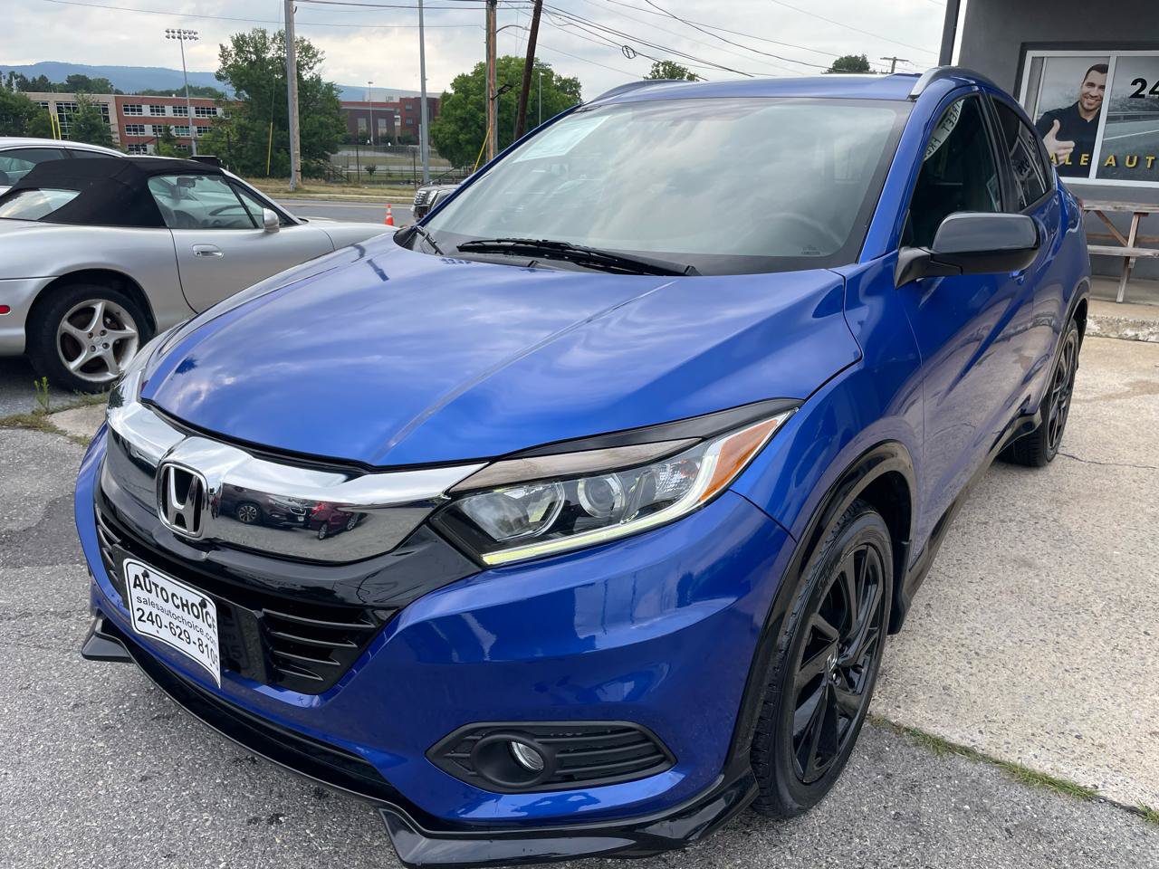 Used 2022 Honda HR-V Sport image 1