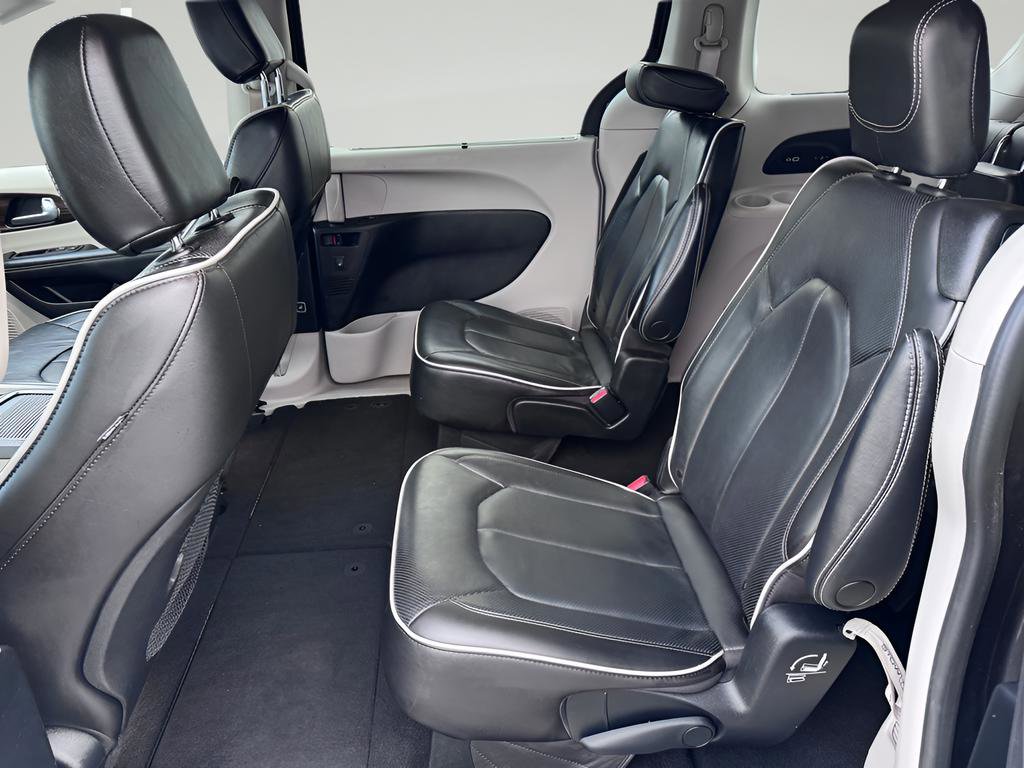 Used 2022 Chrysler Pacifica Limited FWD image 36