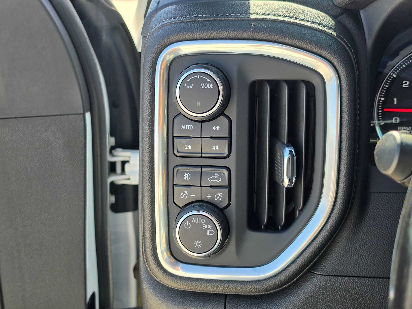 Used 2022 Chevrolet Silverado 2500 LT w/ Convenience Package AWD/4WD image 31