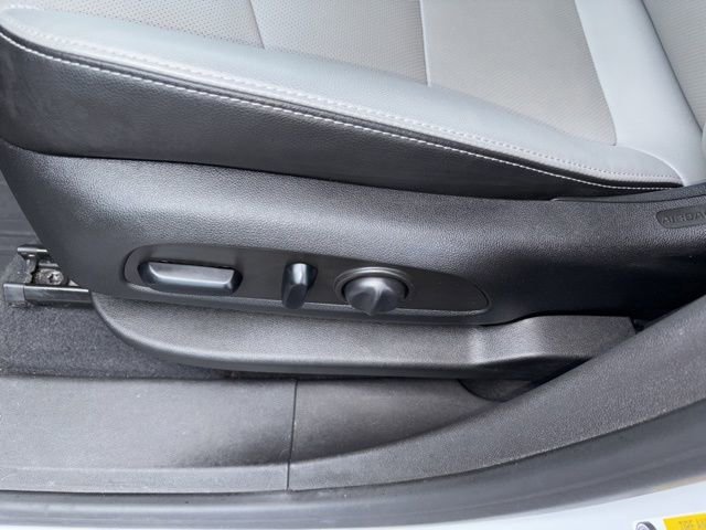 Used 2022 GMC Terrain SLT w/ Tech Package AWD/4WD image 24