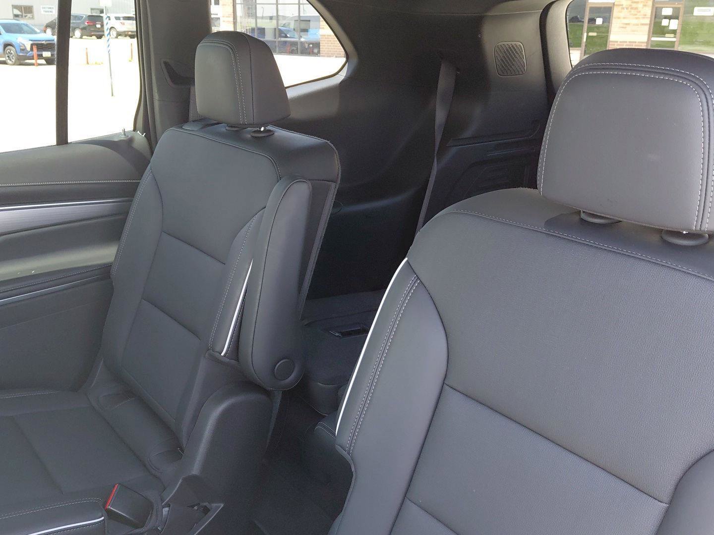 Used 2025 Buick Enclave Preferred AWD/4WD image 36