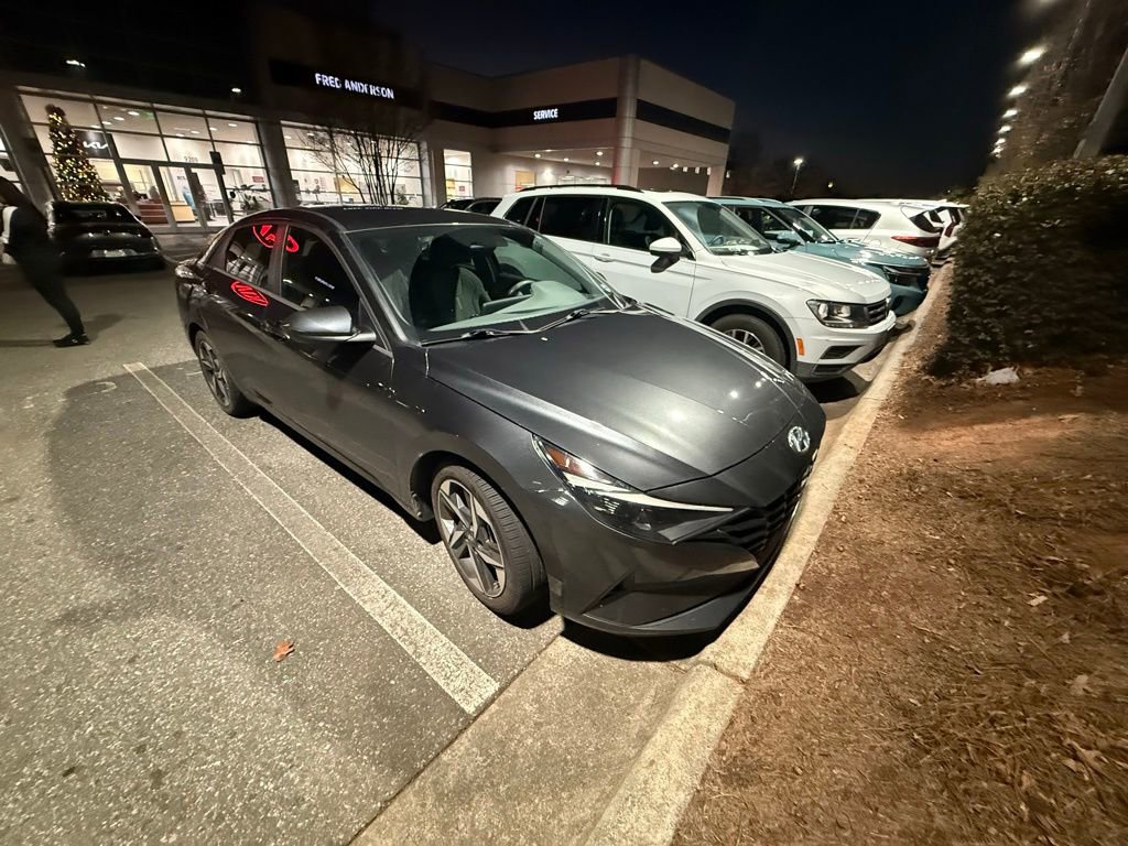 Used 2023 Hyundai Elantra SEL w/ Convenience Package image 5