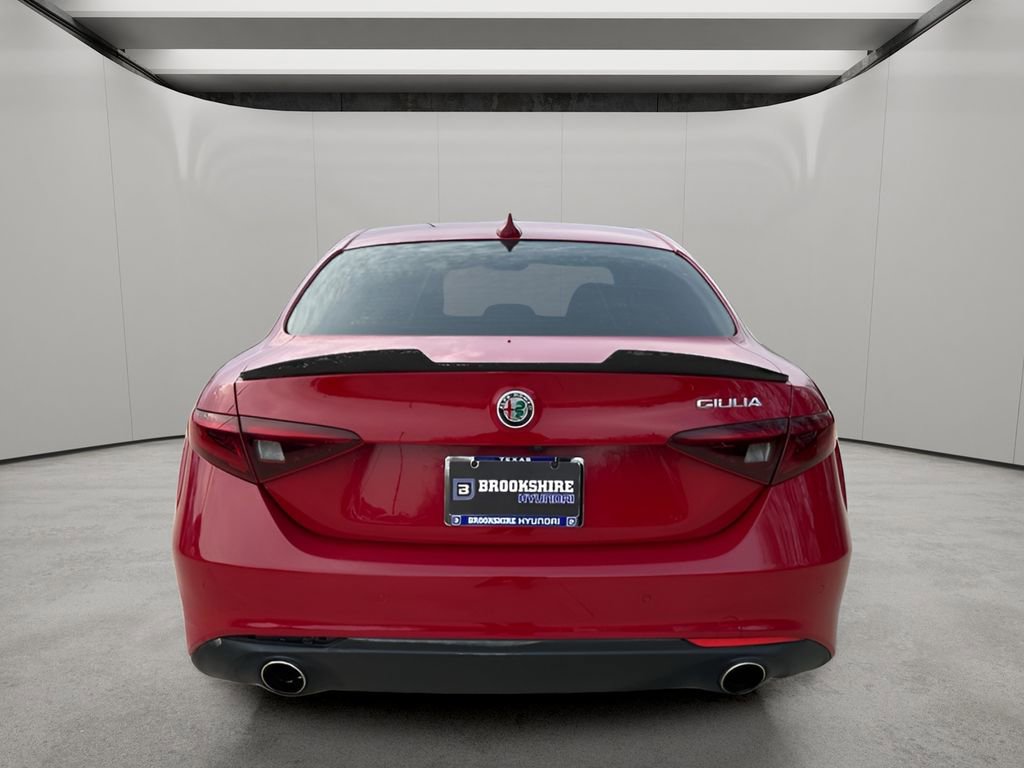 Used 2020 Alfa Romeo Giulia image 4