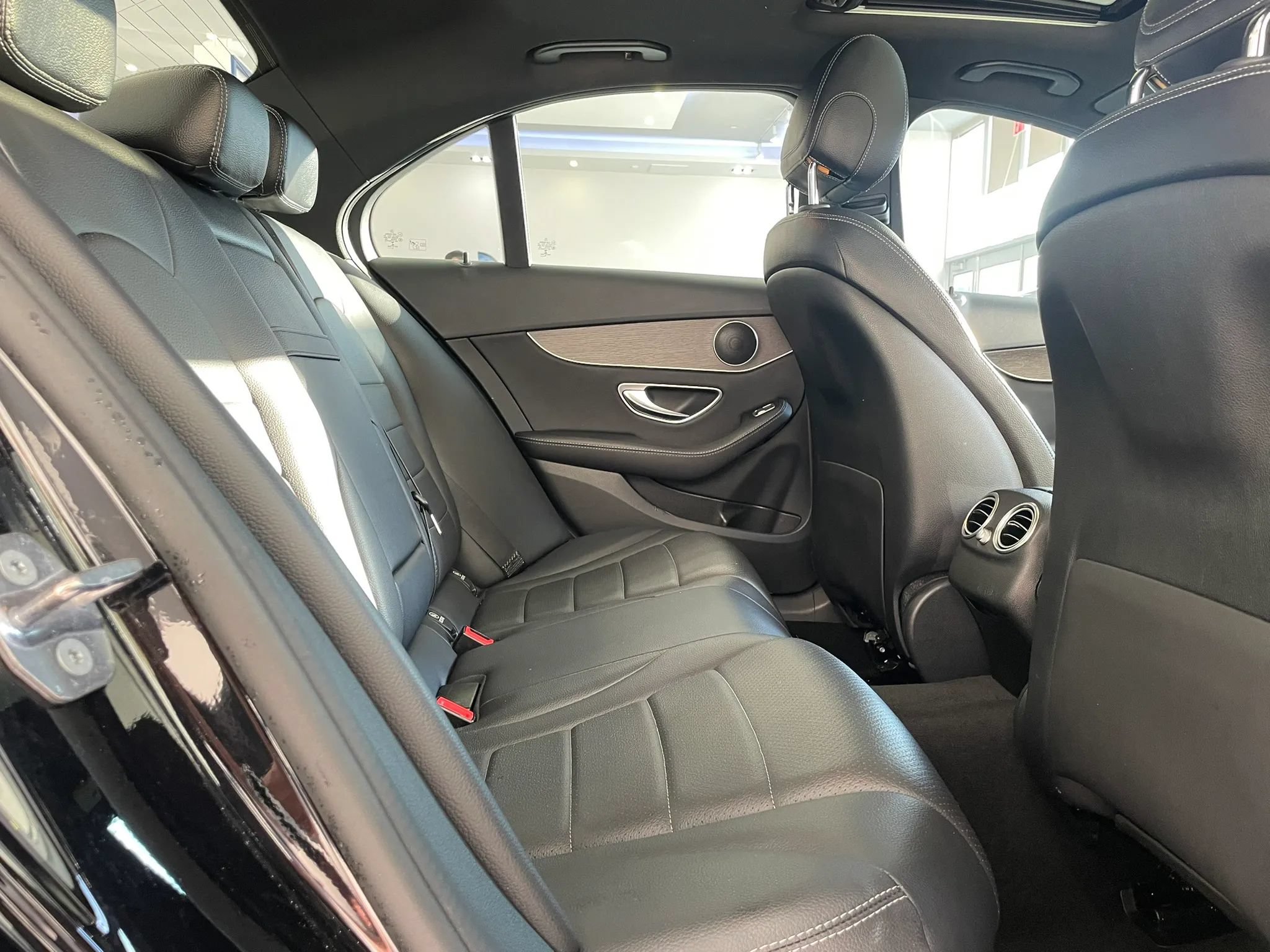Used 2019 Mercedes-Benz C 300 4MATIC Sedan image 22