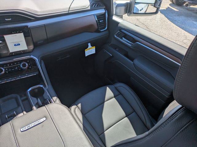 New 2026 GMC Sierra 3500 Denali w/ Denali Reserve Package image 16