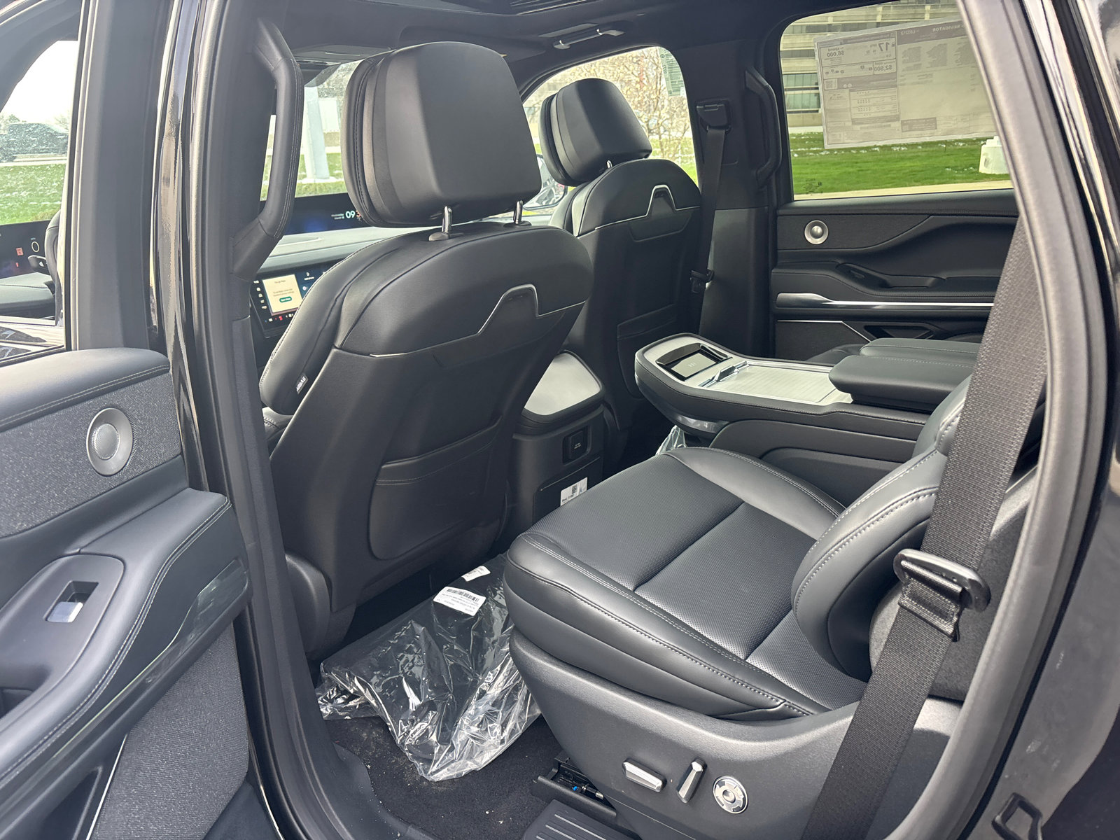 New 2026 Lincoln Navigator Reserve w/ Jet Appearance Package image 27