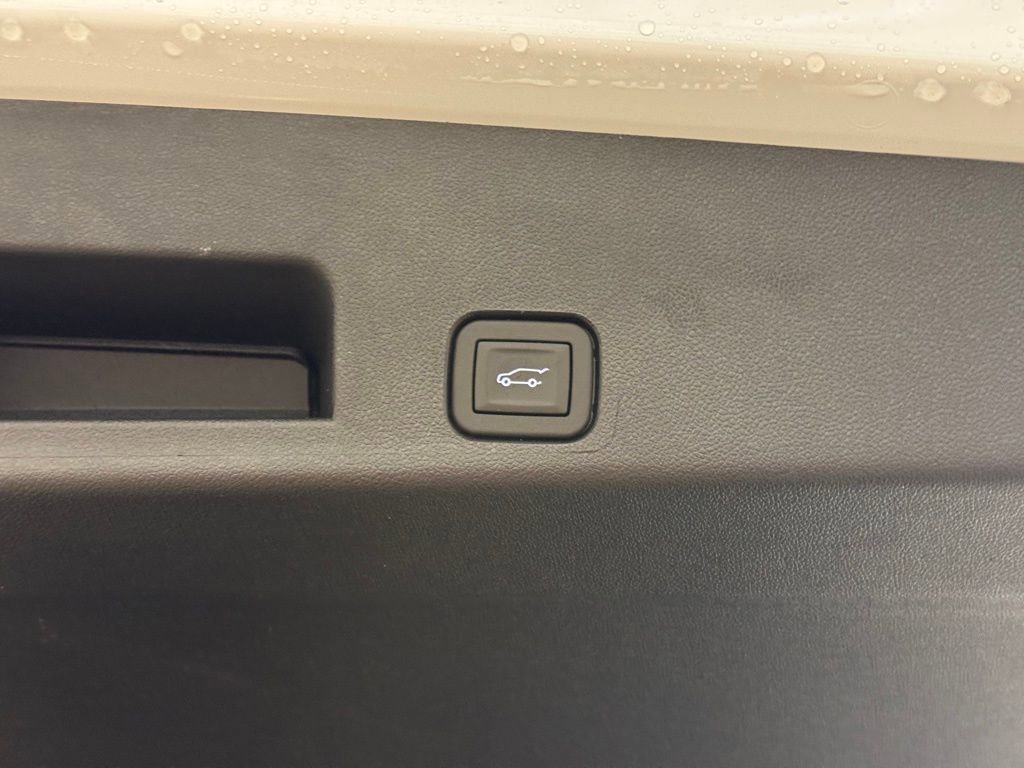 New 2026 GMC Acadia Denali Ultimate w/ LPO, Floor Liner Package image 27